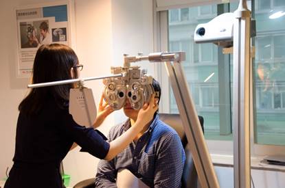 说明: G:\健康学院\10.招生\2.2020年招生资料\宣传照片1\宣传照片\眼视光学专业.jpg